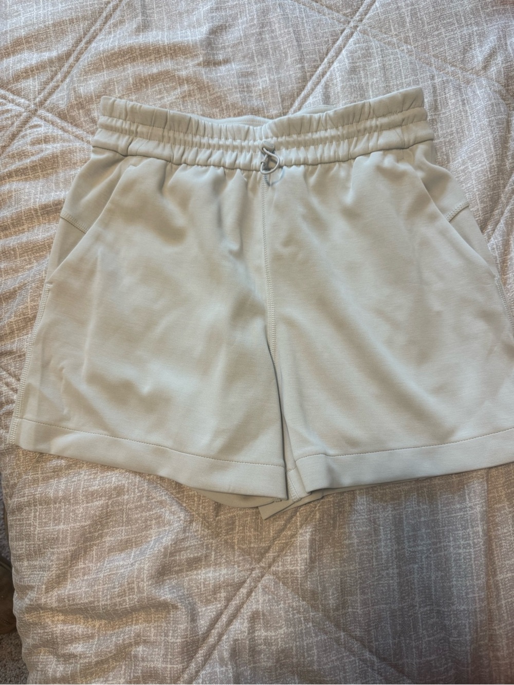 lululemon athletica Softstreme Shorts Size 4 Like New